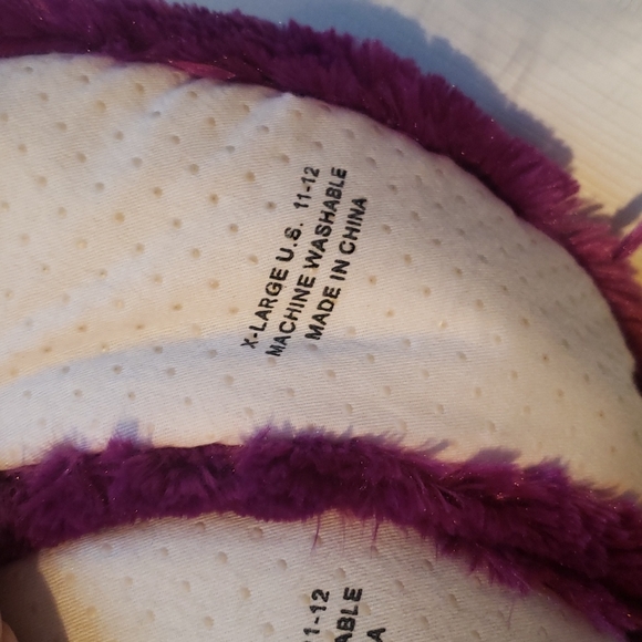 Ultimate Fuzzy Slipper Booties - Picture 2 of 3